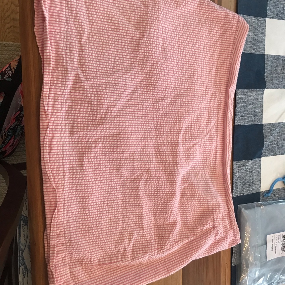 Searsucker pink lily Pulitzer skirt size 6